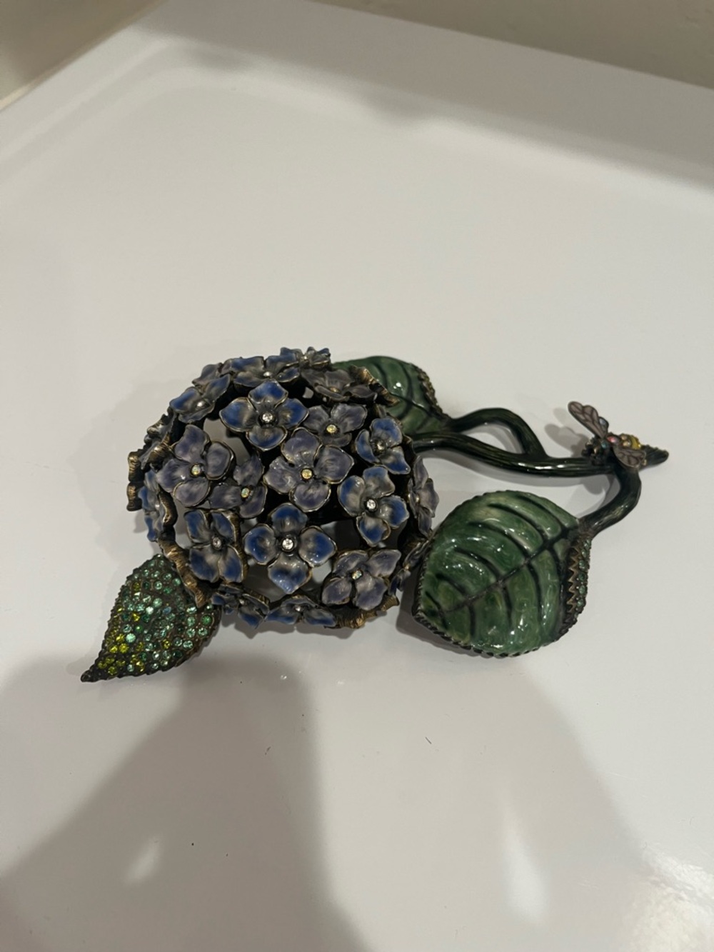 Stunning jay strongwater Amalie hydrangea enamel on metal Swarovski crystals